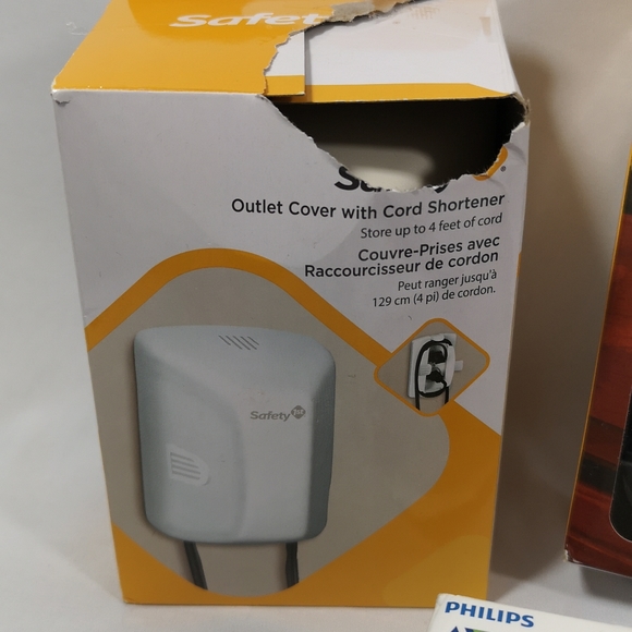 Baby items Safety 1st. Outlet Covers Stove, Knob Covers, Avent Silicone Spouts - Picture 2 of 4